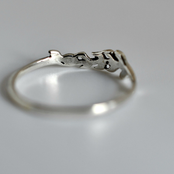 NWT- Sterling 925 Dainty Leaves Ring - Picture 4 of 4